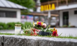 Tatort: Supermarkt-Parkplatz in Maria Alm.