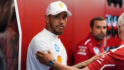 Lewis Hamilton ist frustriert. (Bild: AP/AP Photo/Rebecca Blackwell)