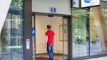 Viele rutschen von der Arbeitslosigkeit in die Mindestsicherung – einige verharren dort. (Bild: APA/GEORG HOCHMUTH)