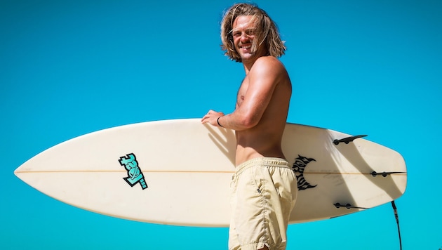 Felix Eliasch geht gerne surfen. (Bild: Felix Eliasch)