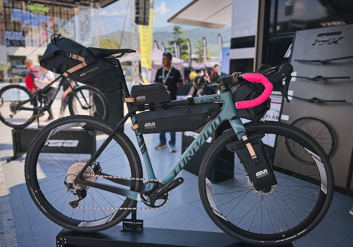 Weiterhin groß im Trend: Bikepacking, also Radreisen mit dem Gravelbike.