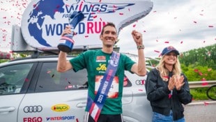 Andi Vojta freute sich mit Anna Gasser, die im Catcher Car saß.