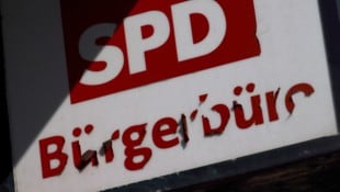 (Bild: EPA/HANNIBAL HANSCHKE)