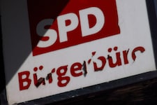 (Bild: EPA/HANNIBAL HANSCHKE)