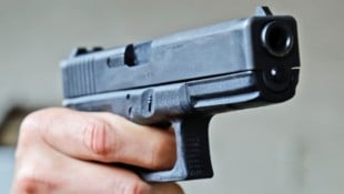 Mehrere gefälschte Glock-Pistolen wurden sichergestellt.