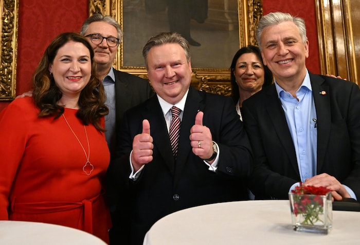 Die Wien-Wahl hat für die SPÖ leichte Verluste gebracht. Die Sozialdemokraten blieben aber in ...