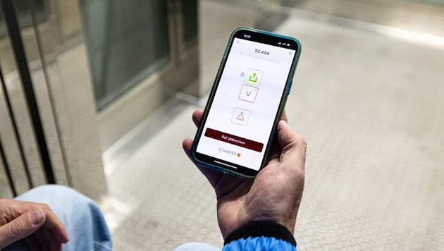 Die Kommunikation zwischen Aufzug und Anwendung erfolgt mittels Bluetooth, sodass die Liftboy-App auch ohne Internetverbindung funktioniert. (Bild: Wiener Linien/Max Döringer)