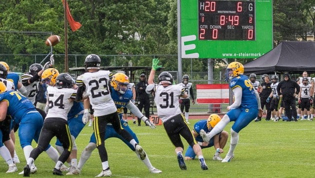 Die Giants (in Blau) waren vom amtierenden Meister Prag nicht zu stoppen. (Bild: Giants/Kunzfeld&amp;Kunzfeld)