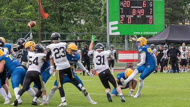 Die Giants (in Blau) waren vom amtierenden Meister Prag nicht zu stoppen. (Bild: Giants/Kunzfeld&amp;Kunzfeld)