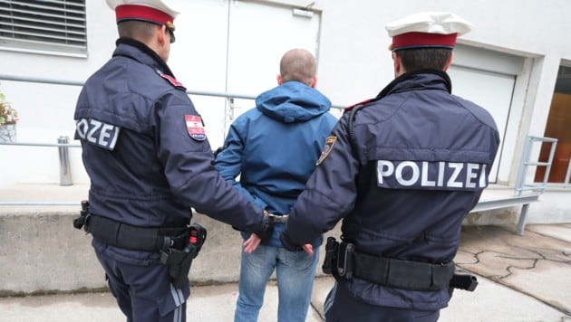 Der 37-Jährige wurde bei einer Routinekontrolle aufgegriffen (Symbolbild) (Bild: Rojsek-Wiedergut Uta)