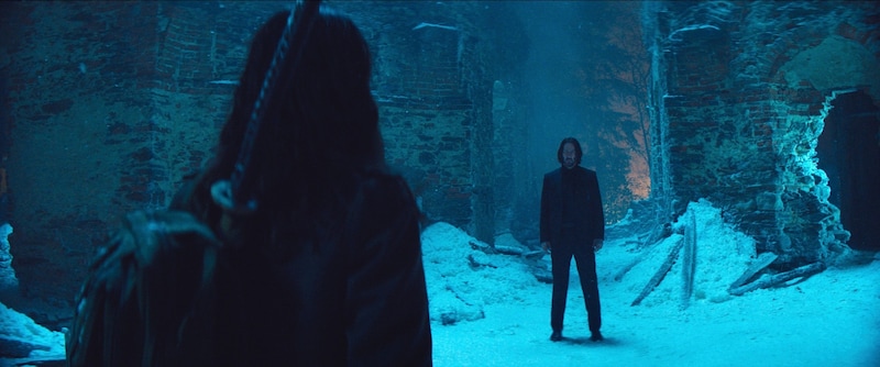 Ist John Wick (Keanu Reeves) gekommen, um Eve Macarro zu töten? (Bild: LEONINE STUDIO 2025)