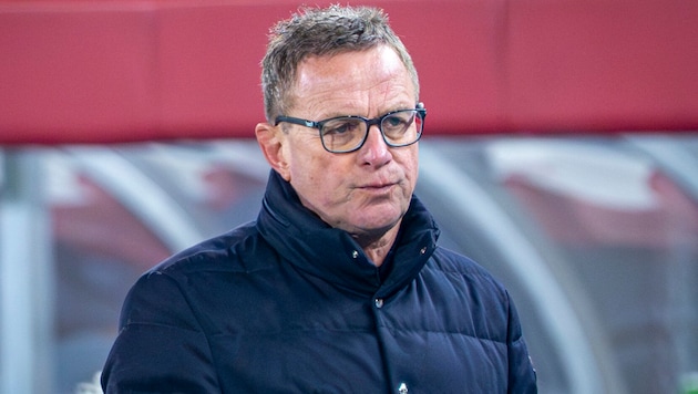 Ralf Rangnick hat die Entwicklung bei seinem Ex-Verein Manchester United kritisiert. (Bild: GEPA)