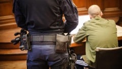 Der Angeklagte kam aus der Untersuchungshaft, präsentierte sich vor Gericht als Opfer. (Bild: Pressefoto Scharinger/Daniel Scharinger)