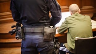 Der Angeklagte kam aus der Untersuchungshaft, präsentierte sich vor Gericht als Opfer. (Bild: Pressefoto Scharinger/Daniel Scharinger)