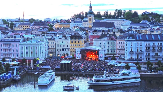 Gmunden rockt mit traumhafter Festival-Kulisse (Bild: Spitzbart Wolfgang)