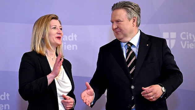 Bettina Emmerling (NEOS) und Bürgermeister Michael Ludwig (SPÖ) werden gemeinsam die Wiener Stadtregierung anführen.