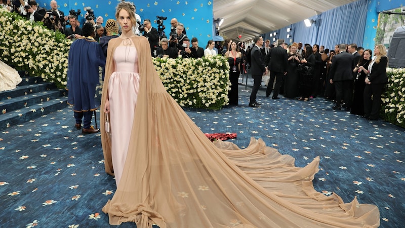 Maya Hawke (Bild: APA/Getty Images via AFP/GETTY IMAGES/Dia Dipasupil)