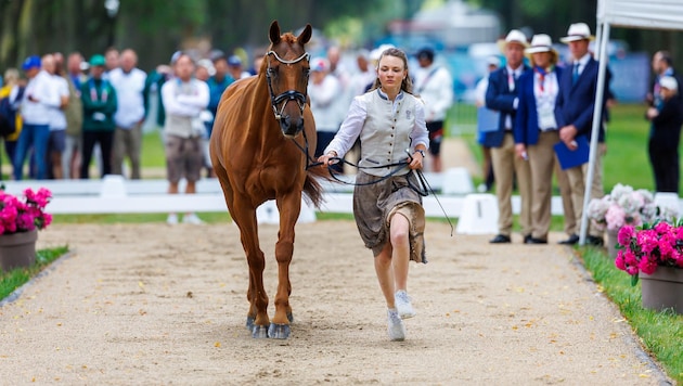 Lea Siegl und „Fighty“ in Paris. (Bild: Tomas Holcbecher/holcbecher.com)