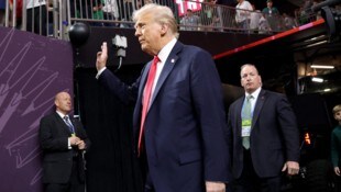 Donald Trump beim Super Bowl LIX (Bild: AFP/APA/Getty Images via AFP/GETTY IMAGES/JAMIE SQUIRE)