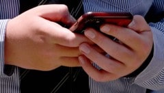 Neuseeland hatte im vergangenen Jahr bereits die Nutzung von Mobiltelefonen durch Kinder in der ...