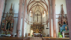 Im Innenraum von St. Nikolai sind zahlreiche Heiligenbildnisse zu finden. (Bild: Arbeiter Dieter)