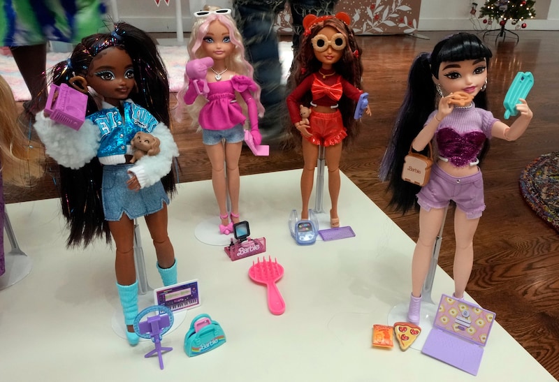 Mattel lässt außerhalb der USA produzieren und wird die Preise erhöhen. (Bild: AP/Richard Drew)
