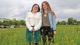 Emilia ist viel in der Natur unterwegs und mithilfe ihrer Mutter Katharina sowie einem Inserat auf Jobsuche. (Bild: Hörmandinger Marion)