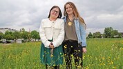 Emilia ist viel in der Natur unterwegs und mithilfe ihrer Mutter Katharina sowie einem Inserat ...