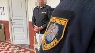 Der Angeklagte musste sich am Dienstag vor Gericht verantworten. 