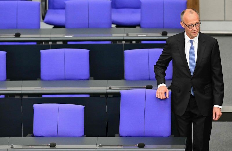 CDU-Chef Friedrich Merz startete mit einer Blamage in seine Kanzlerschaft. (Bild: AFP/TOBIAS SCHWARZ)