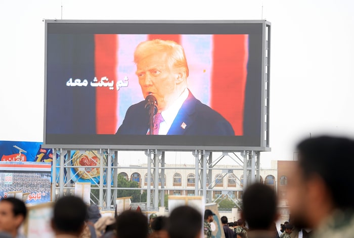 Houthi-Sympathisanten verflogen Trump-Rede im Jemen