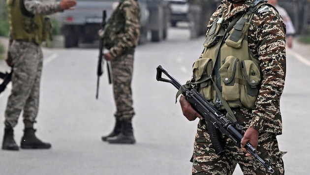 Indische Siocherheitskräfte (Bild: AFP/TAUSEEF MUSTAFA)
