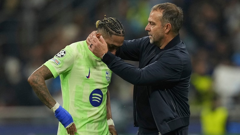 Hansi Flick musste seine Spieler nach der Partie wieder aufbauen. (Bild: AP/Antonio Calanni)