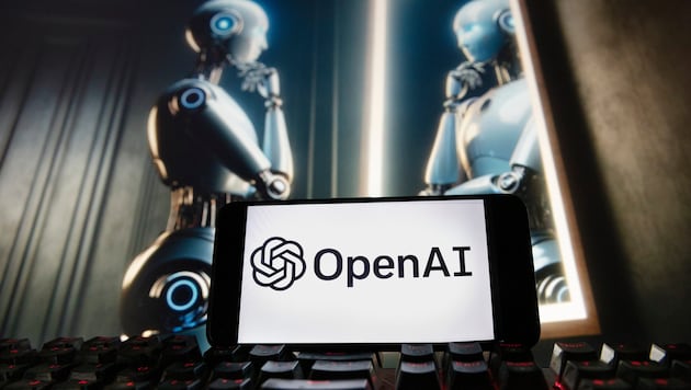Man solle KI nicht als Ersatz für eigene Fähigkeiten begreifen, sondern als Lernhilfe, sagt ein hochrangiger OpenAI-Manager. (Bild: AP/Michael Dwyer)