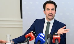 Bildungsminister Wiederkehr überraschte mit vorzeitiger Budgetenthüllung.