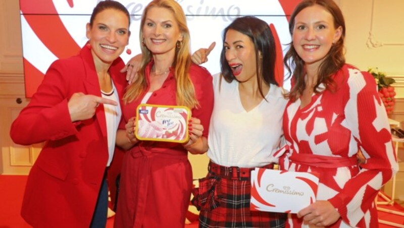 Ladies in red: Conny Kreuter, Martina Kaiser, Miriam Pössnicker und Cremissimo Managerin Viktoria Riedel (Bild: © Conny de Beauclair)