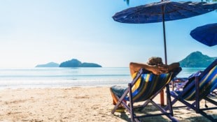 Trotz der schlechten Wirtschaftslage bleibt die Reiselust der Österreicher ungebrochen. (Bild: day2505 - stock.adobe.com)