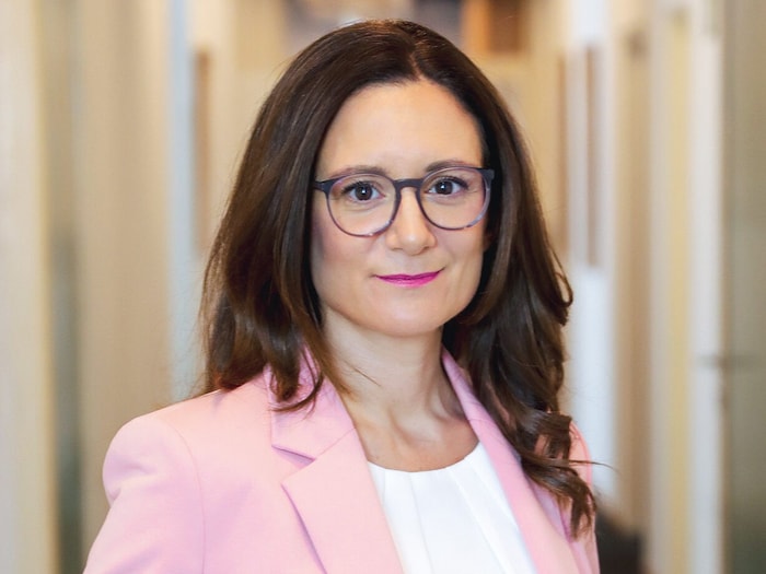 Sonja Aziz arbeitet als Anwältin unter anderem im Bereich der juristischen Begleitung und ...