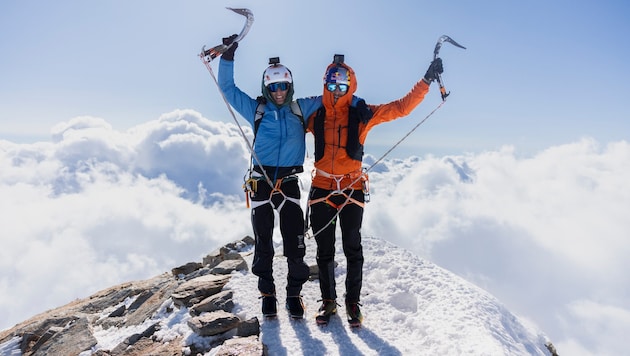 Am Ziel ihrer Träume: Philipp Brugger (l.) und Nico Hojac.  (Bild: red bull content pool)