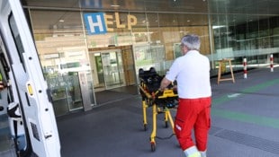 Viele Patienten suchen „Help“ im Krankenhaus, obwohl das nicht notwendig ist. (Bild: Jauschowetz Christian)