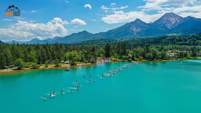 Der Faaker See bildet eine Bilderbuchkulisse für das Festival.