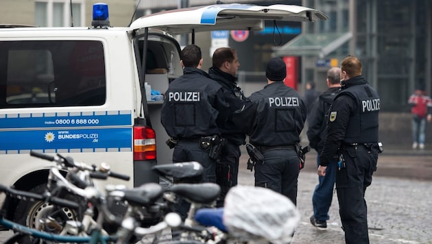 Polizeieinsatz in München (Symbolbild) (Bild: EPA/SVEN HOPPE)