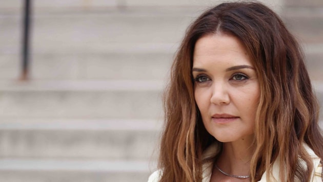 Katie Holmes trägt seit einiger Zeit ihr Haar lang und wellig – ihr neuester Partylook sorgt für Begeisterung! (Bild: PPS/www.photopress.at)