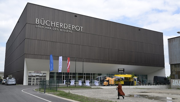 Das neue Bücherdepot auf den Siemensgründen hat eröffnet. (Bild: Imre Antal)