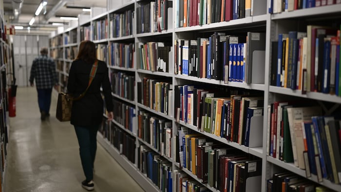 Insgesamt 130.000 Laufmeter Bücher werden hier gelagert.