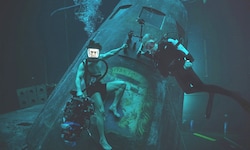 Tom Cruise bei einer Unterwasser-Szene für den neuesten Streifen „The Final Reckoning“.