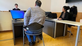 „In unserer Kultur ist es oft so, dass wir in der Wut etwas sagen, was nicht so gemeint ist“, erklärte der angeklagte Syrer Richter Theo Rümmele. (Bild: Dorn Chantall)