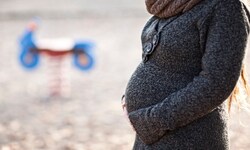 Caritas und Periferi halfen einer schwangeren Frau, deren Familie sie im Ausland festhielt ...