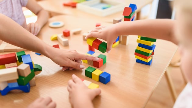 Vor den Kindern soll die Pädagogin abfällig über Eltern geredet haben. (Bild: nemanfoto@gmail.com – stock.adobe.com)