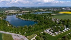 Die Naherholungsoase der Linzer: der Pichlinger See, rechts unten die Grillfläche und der Durchreiseplatz. (Bild: Kerschbaummayr Werner)